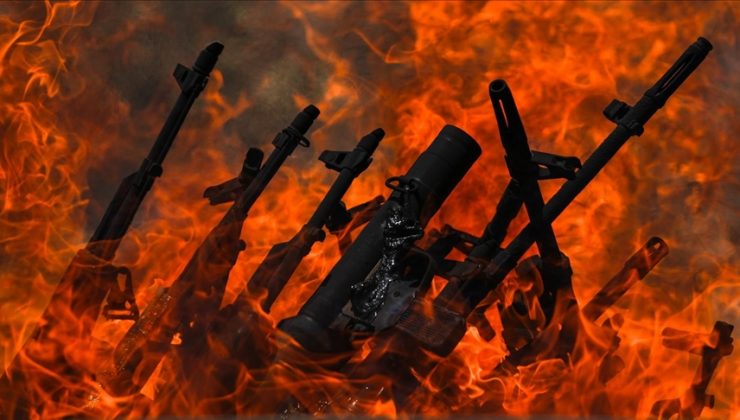 Terör örgütü PKK’dan bir grup silahlarını imha etti