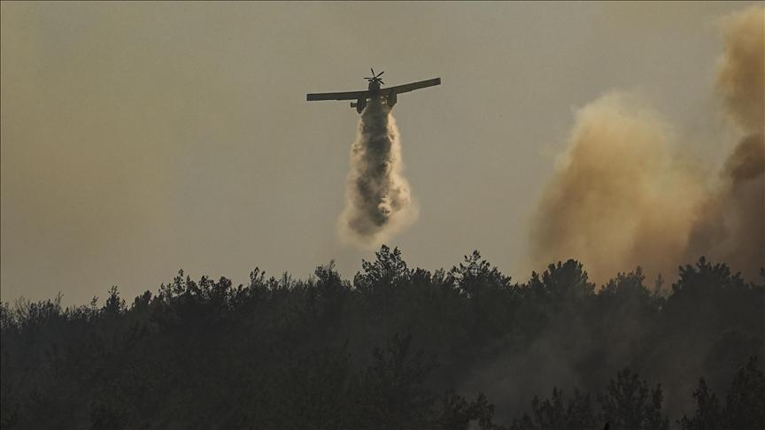 İzmir ve Çanakkale’deki orman yangınlarına müdahale ediliyor