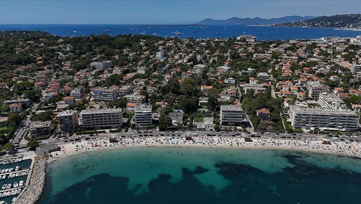Fransa’nın 14 vilayeti yüksek hava sıcaklıkları nedeniyle “kırmızı” alarmda