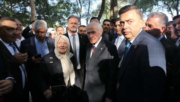 MHP Genel Başkanı Bahçeli, Ahlat’ta partililer ve vatandaşlarla buluştu