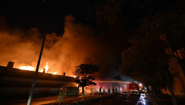 Gaziantep’te geri dönüşüm fabrikasında çıkan yangın kontrol altına alındı
