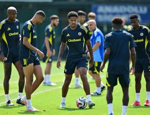 Fenerbahçe’nin Benfica maçı kamp kadrosu belli oldu