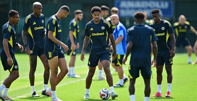 Fenerbahçe’nin Benfica maçı kamp kadrosu belli oldu