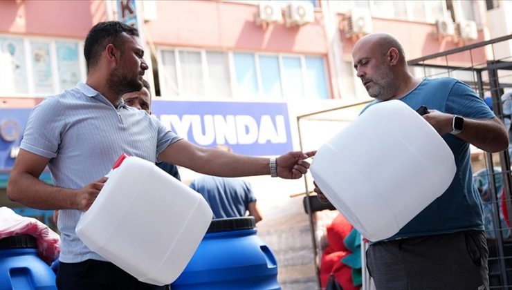 Su kesintilerinin uygulandığı İzmir’de bidon satışları arttı