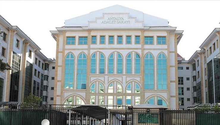 Antalya Büyükşehir Belediyesine yönelik “rüşvet” operasyonunda 17 kişi gözaltına alındı
