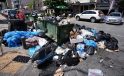 İzmir’de toplanmayan çöpler tepkilere neden oldu