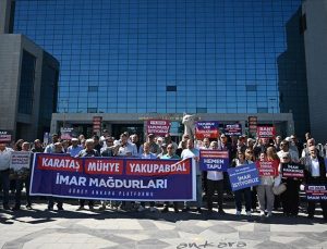 İmar sorunlarının çözümünü isteyen mahalle sakinleri ABB önünde eylem yaptı