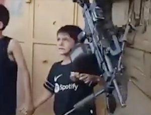 İsrail askerleri Batı Şeria’da 2 küçük çocuğu “casusluk” iddiasıyla gözaltına aldı