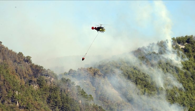 Antalya ve Muğla’daki orman yangınlarına müdahale sürüyor