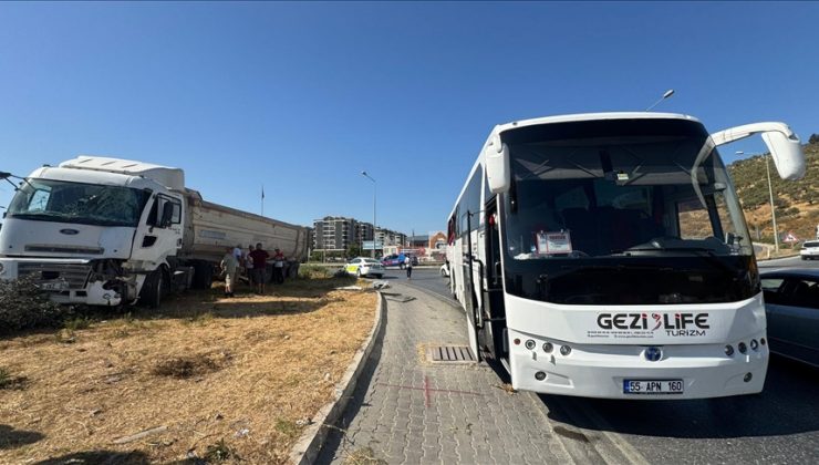Aydın’da kamyonun çarptığı gezi otobüsündeki 6 kişi yaralandı