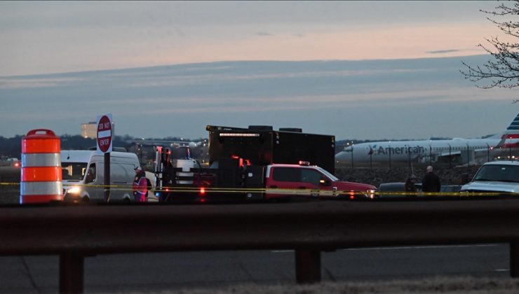 ABD’nin New York kentindeki LaGuardia Havalimanı’nda iki yolcu uçağı çarpıştı