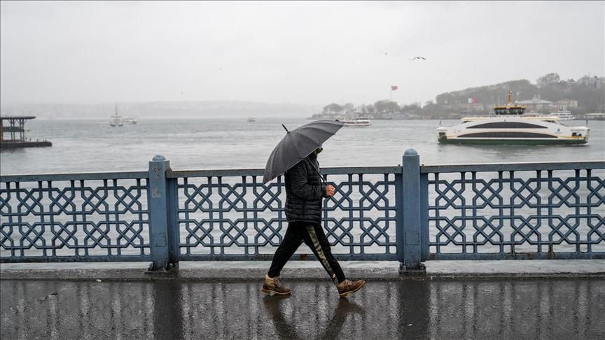 AKOM, İstanbul’da yarın kuvvetli sağanak beklendiğini bildirdi