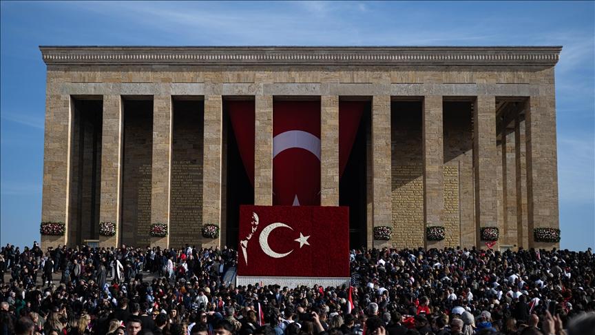 Büyük Önder Atatürk’ü anıyoruz