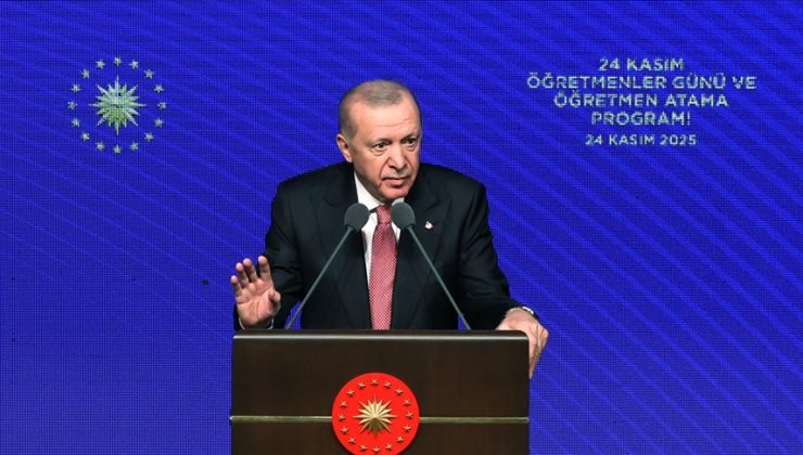 Cumhurbaşkanı Erdoğan: Öğretmenlerimiz ilim, irfan meşalesini gururla taşıdıkça Türkiye’nin yolu da ufku da açıktır