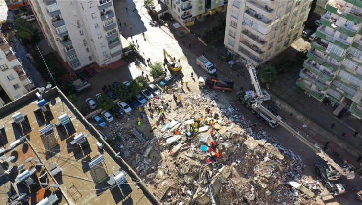 Adana’da depremde yıkılan apartmanın donatıları yönetmeliğe uygun bulunmadı