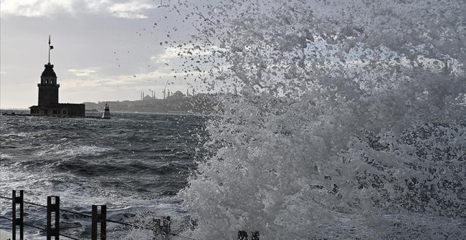 Yurdun bazı bölgeleri için kuvvetli fırtına uyarısı