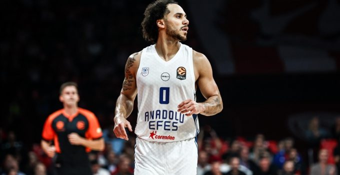Anadolu Efes’te Shane Larkin, parkeden 4-6 hafta daha uzak kalacak