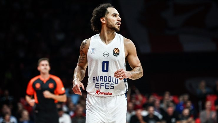 Anadolu Efes’te Shane Larkin, parkeden 4-6 hafta daha uzak kalacak