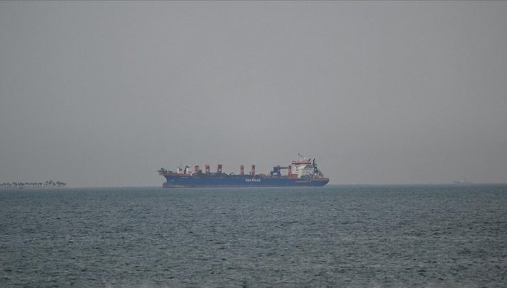 İran, ABD ve saldırının ortaklarına Hürmüz Boğazı’ndan geçme hakkı tanımayacağını yineledi