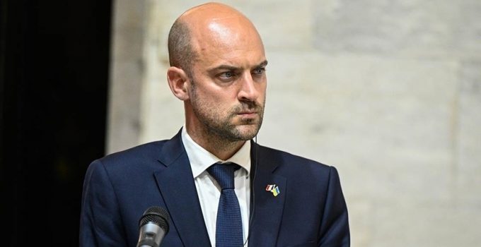 Fransa Dışişleri Bakanı Barrot: Bu savaşı onaylamıyoruz ve katılmayacağız