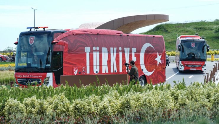 Dünya Kupası’nda mücadele edecek A Milli Futbol Takımı için uğurlama töreni yapıldı